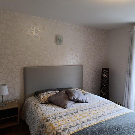 Maison Spacieuse Et Agreable Saint-Georges-de-Luzençon 外观 照片