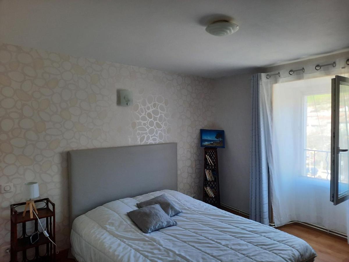 Maison Spacieuse Et Agreable Saint-Georges-de-Luzençon 外观 照片