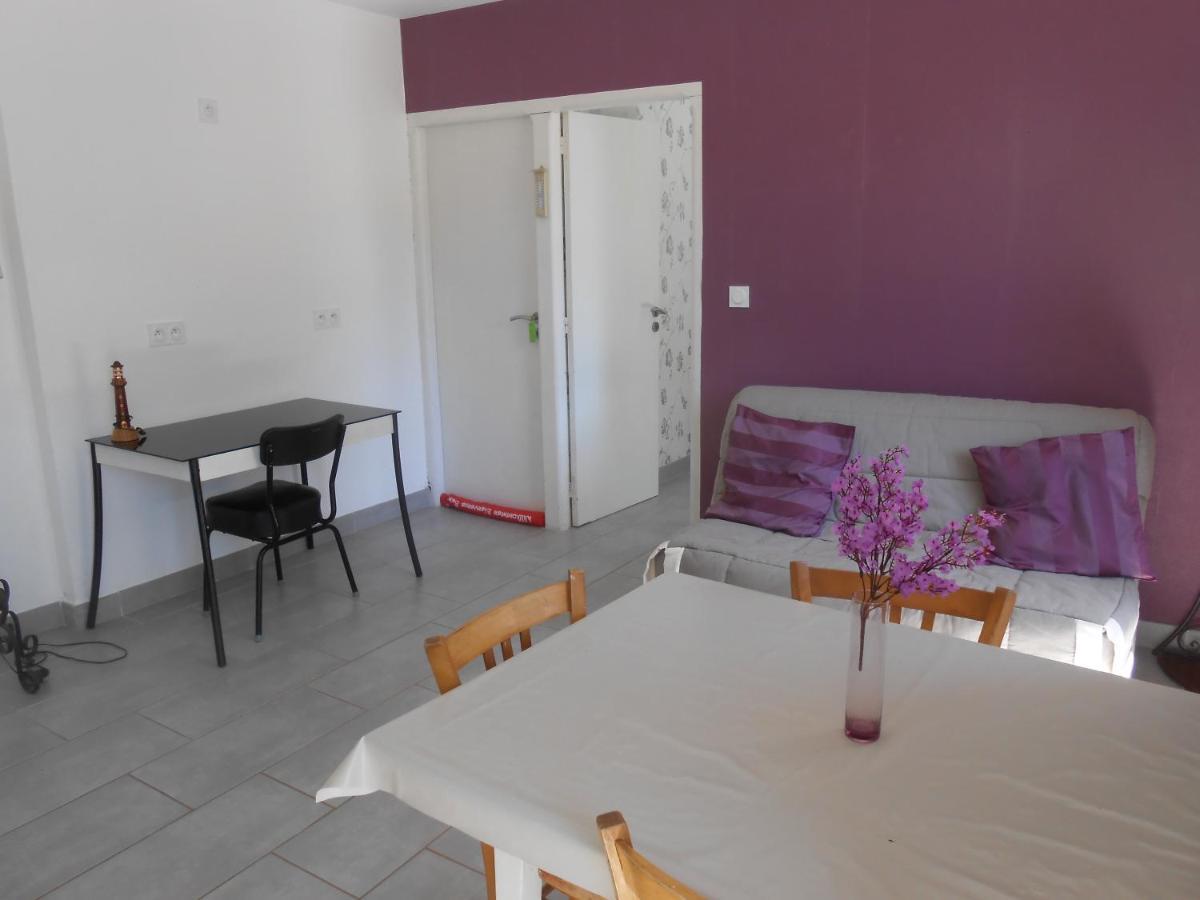 Maison Spacieuse Et Agreable Saint-Georges-de-Luzençon 外观 照片