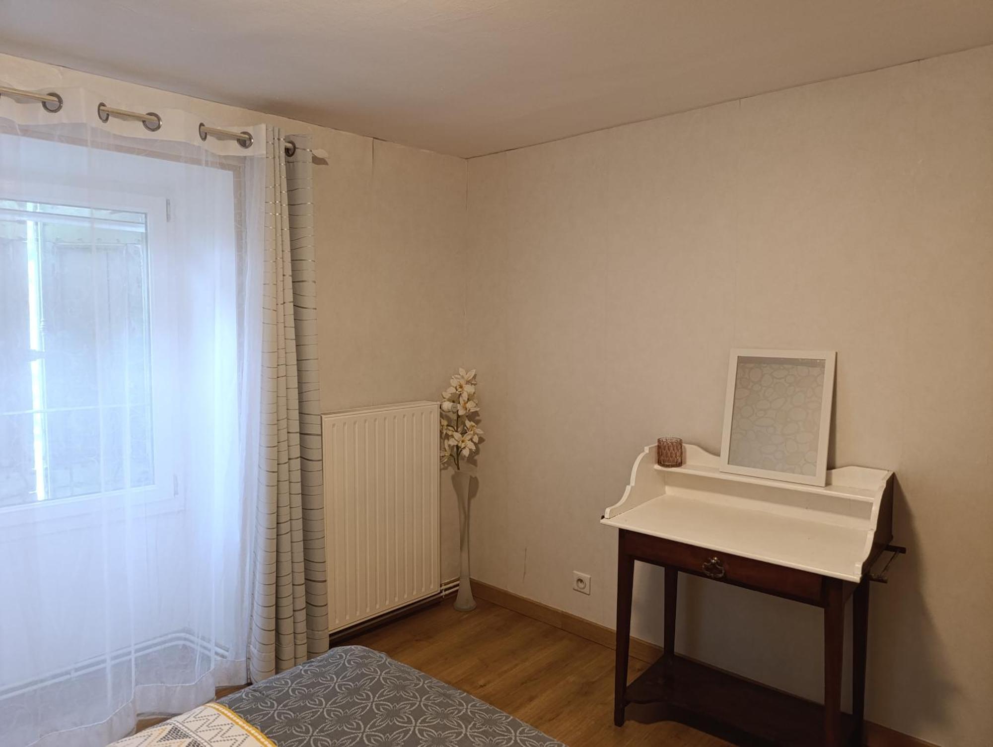 Maison Spacieuse Et Agreable Saint-Georges-de-Luzençon 外观 照片