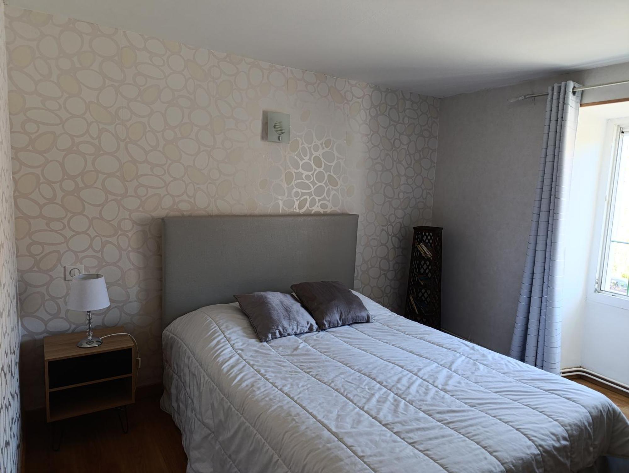 Maison Spacieuse Et Agreable Saint-Georges-de-Luzençon 外观 照片