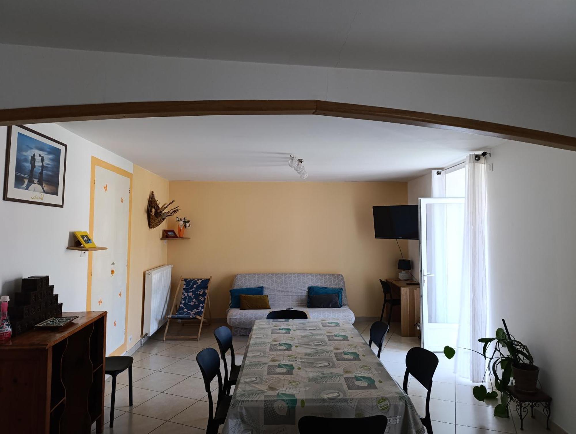 Maison Spacieuse Et Agreable Saint-Georges-de-Luzençon 外观 照片