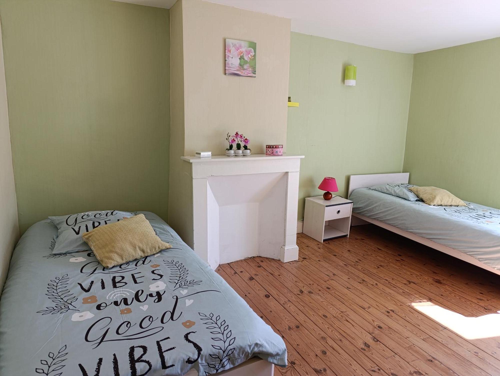 Maison Spacieuse Et Agreable Saint-Georges-de-Luzençon 外观 照片