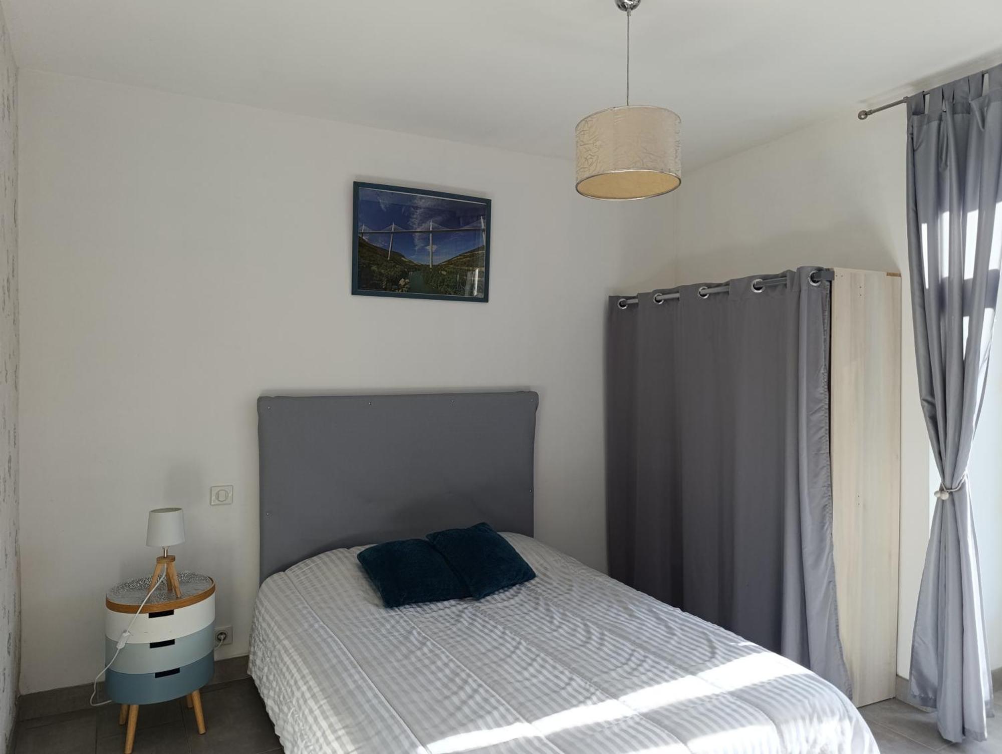 Maison Spacieuse Et Agreable Saint-Georges-de-Luzençon 外观 照片